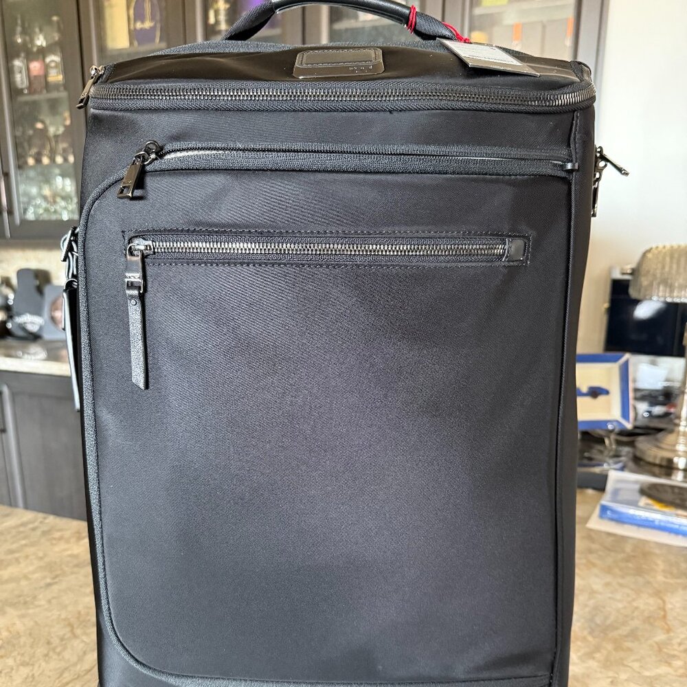 NEW Tumi Voyageur Leger International Carry-On